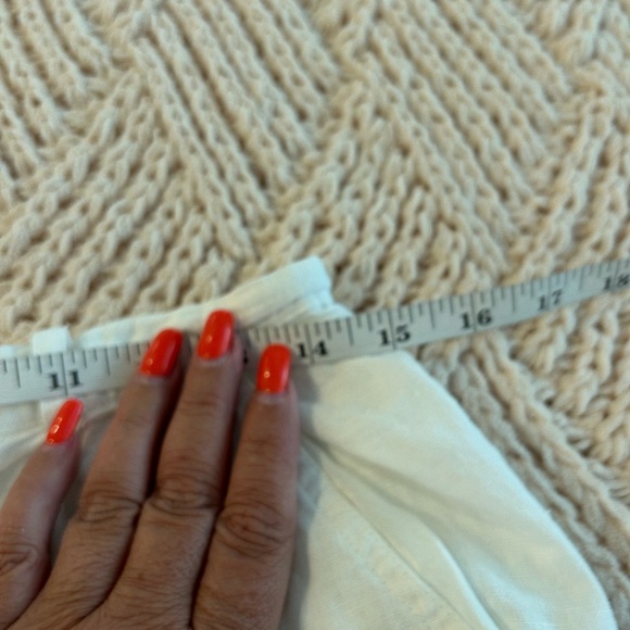 Herman Geist White Pleated Linen Bermuda Shorts - Picture 4 of 6